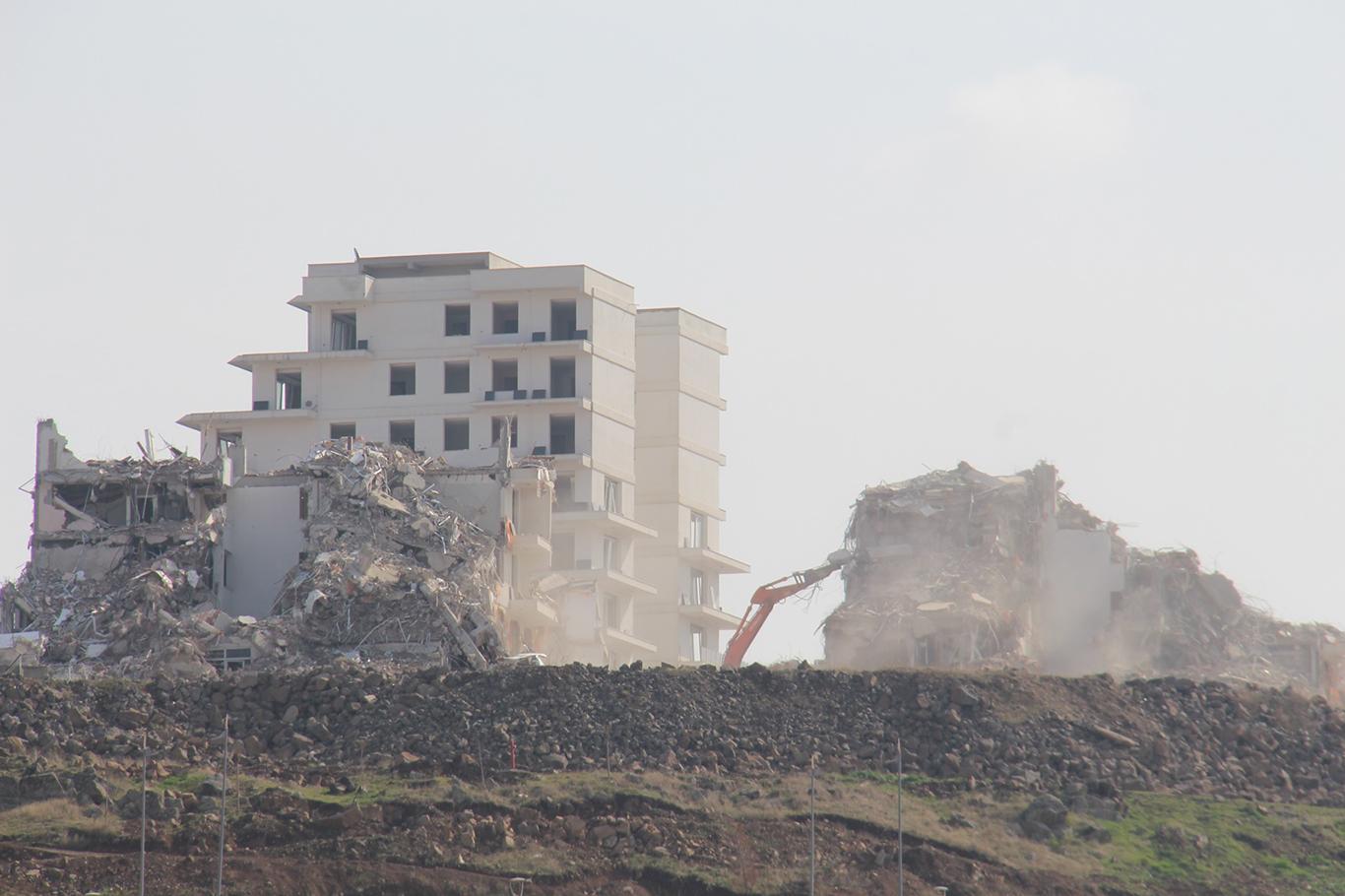 Kırklar Dağı'ndaki konutların yıkımı sürüyor